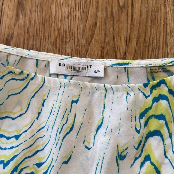 EQUIPMENT Shirt Womens Small White Blue Green Cara Silk Marble Print Cami - Picture 3 of 7